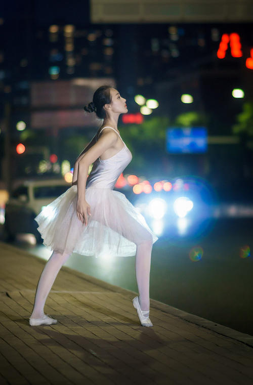 爱游戏体育app-法甲经典战役，精彩进球、关键扑救、战术变化令人陶醉，法甲最佳进球