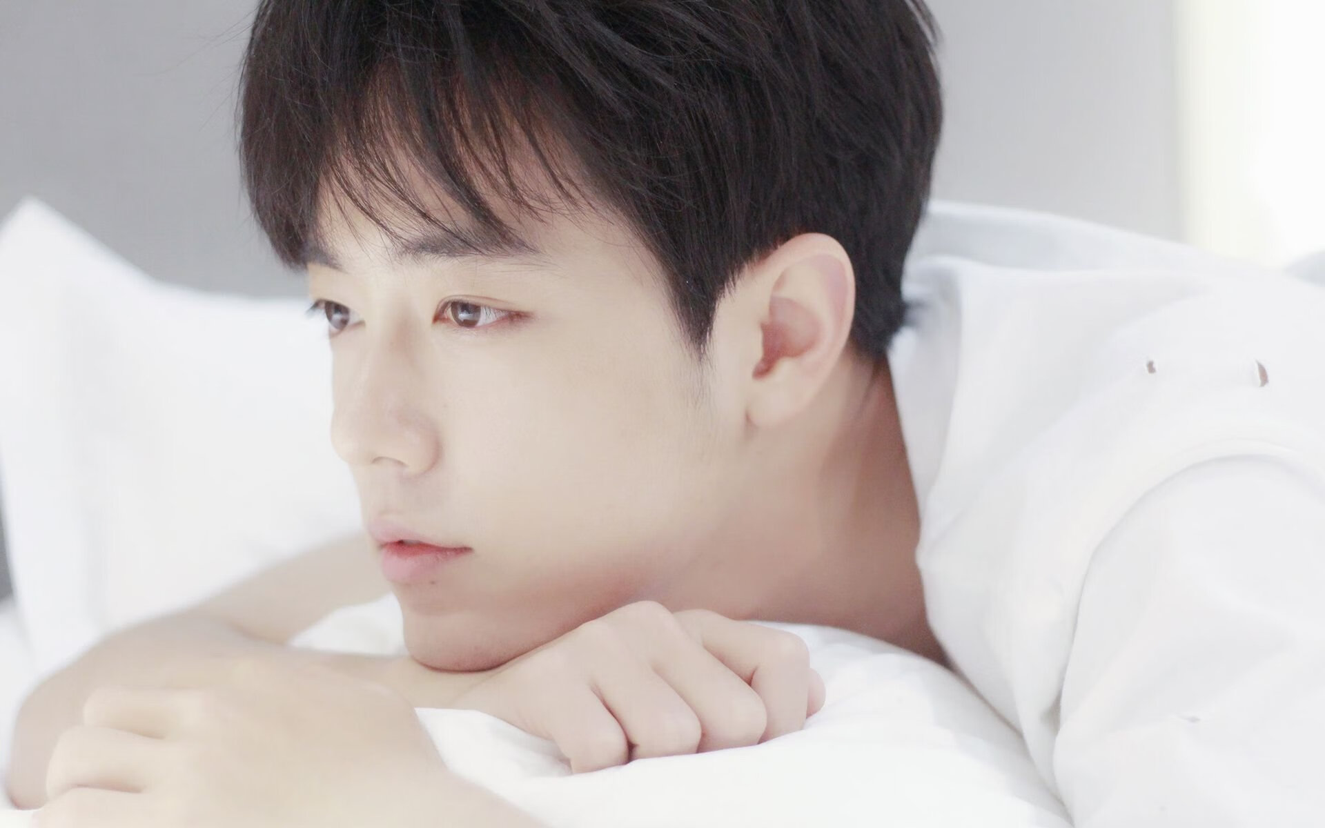 利兹联锋线配合默契，白玫瑰军团冲击前六，利兹联风格