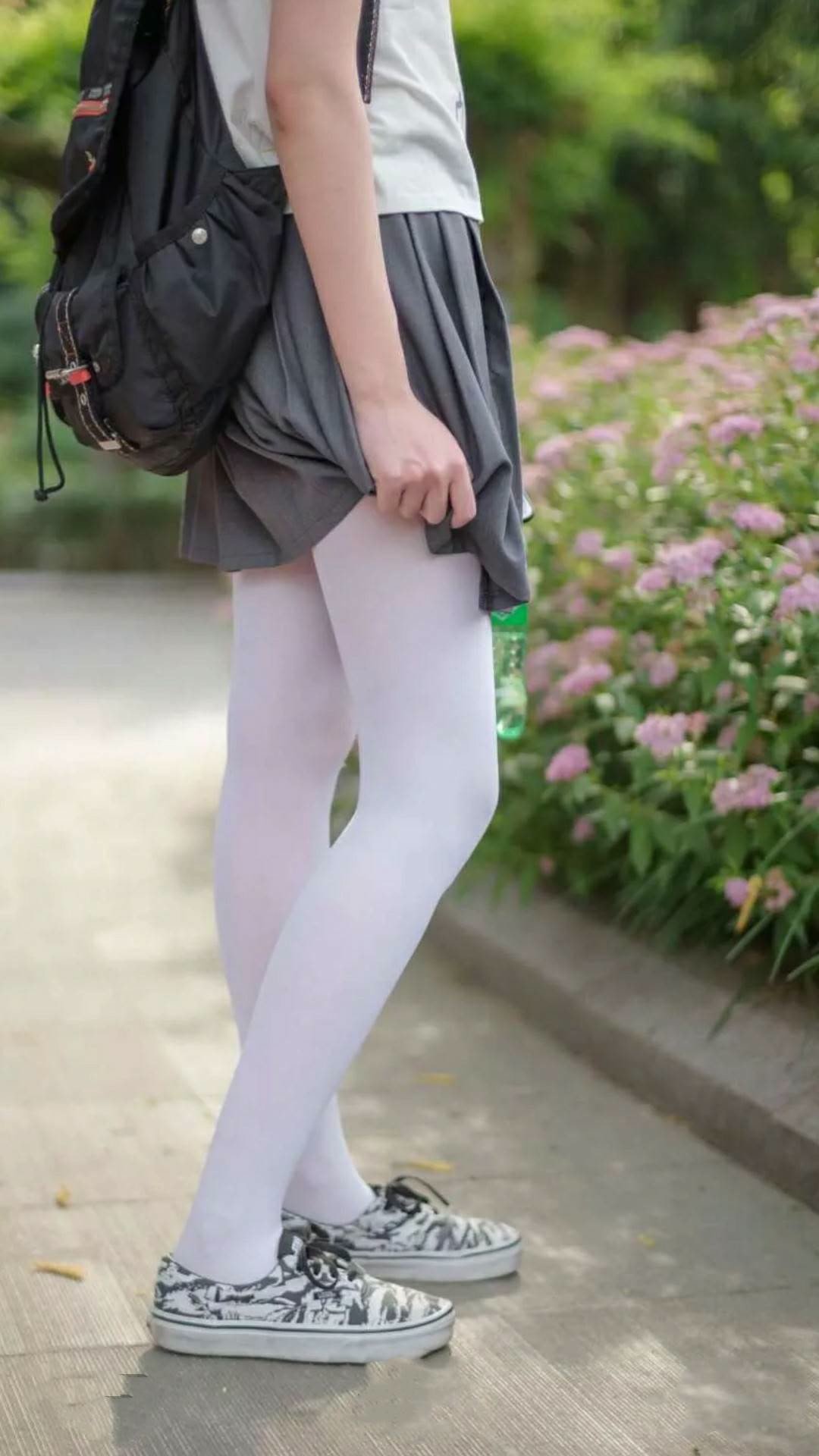 勇士绝杀太阳，常规赛巅峰对决中库里连续抢断建功，勇士对战国王库里42分