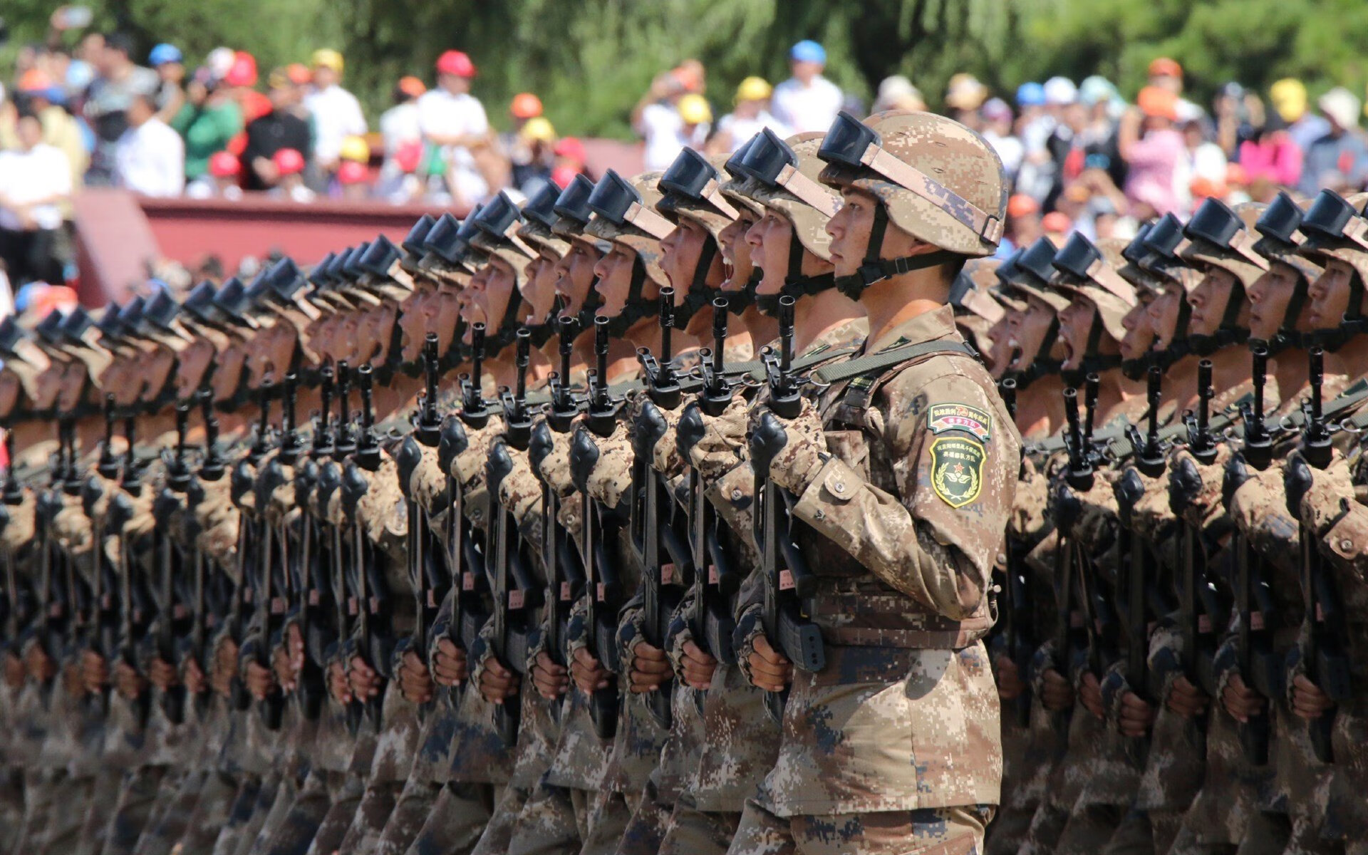 寻求破门:柏林联盟对决弗赖堡求首胜,柏林联合球迷