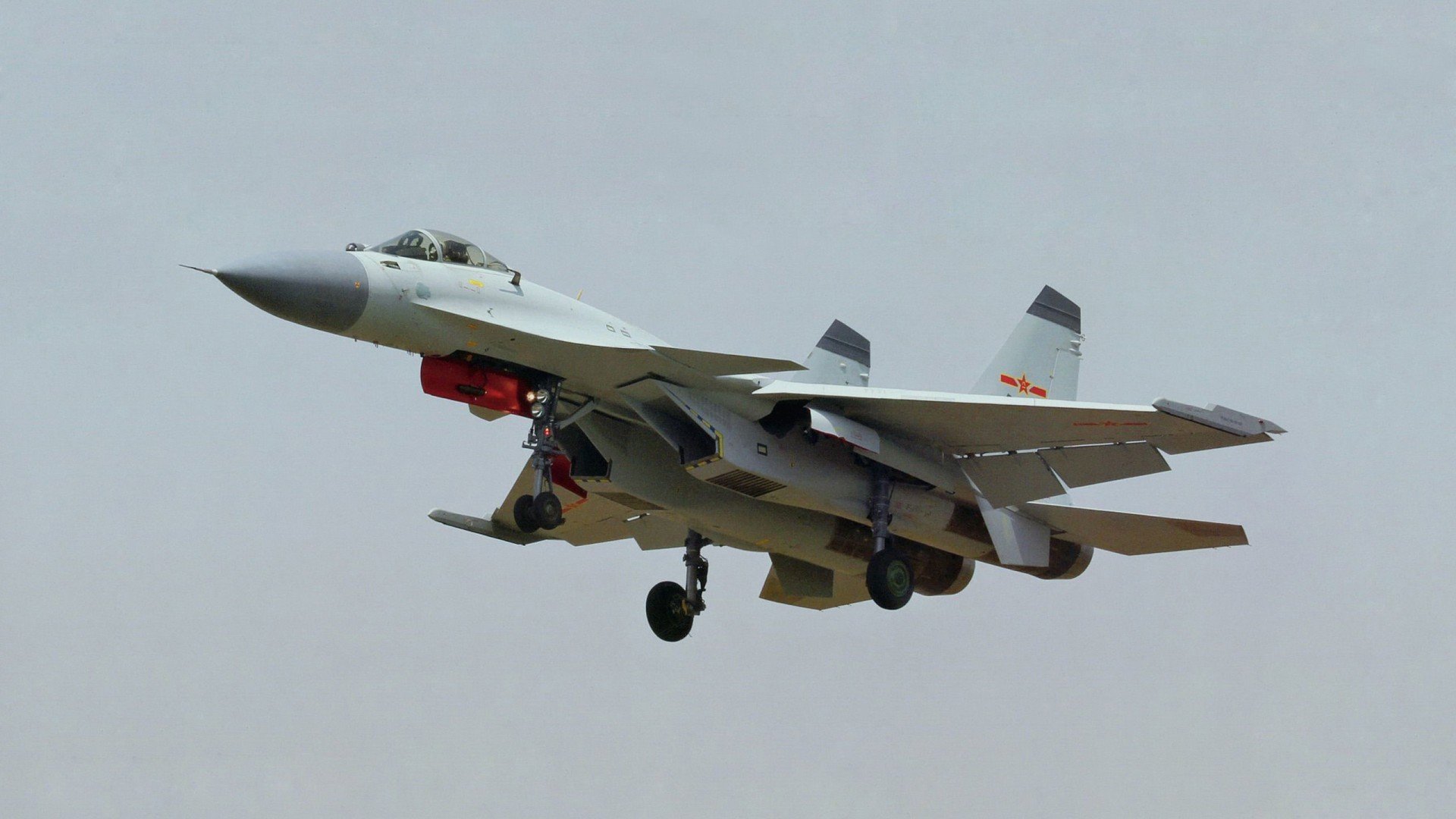 爱游戏中国官方网站平台-中国女篮在比赛中灵活调整进攻策略，女篮进攻战术