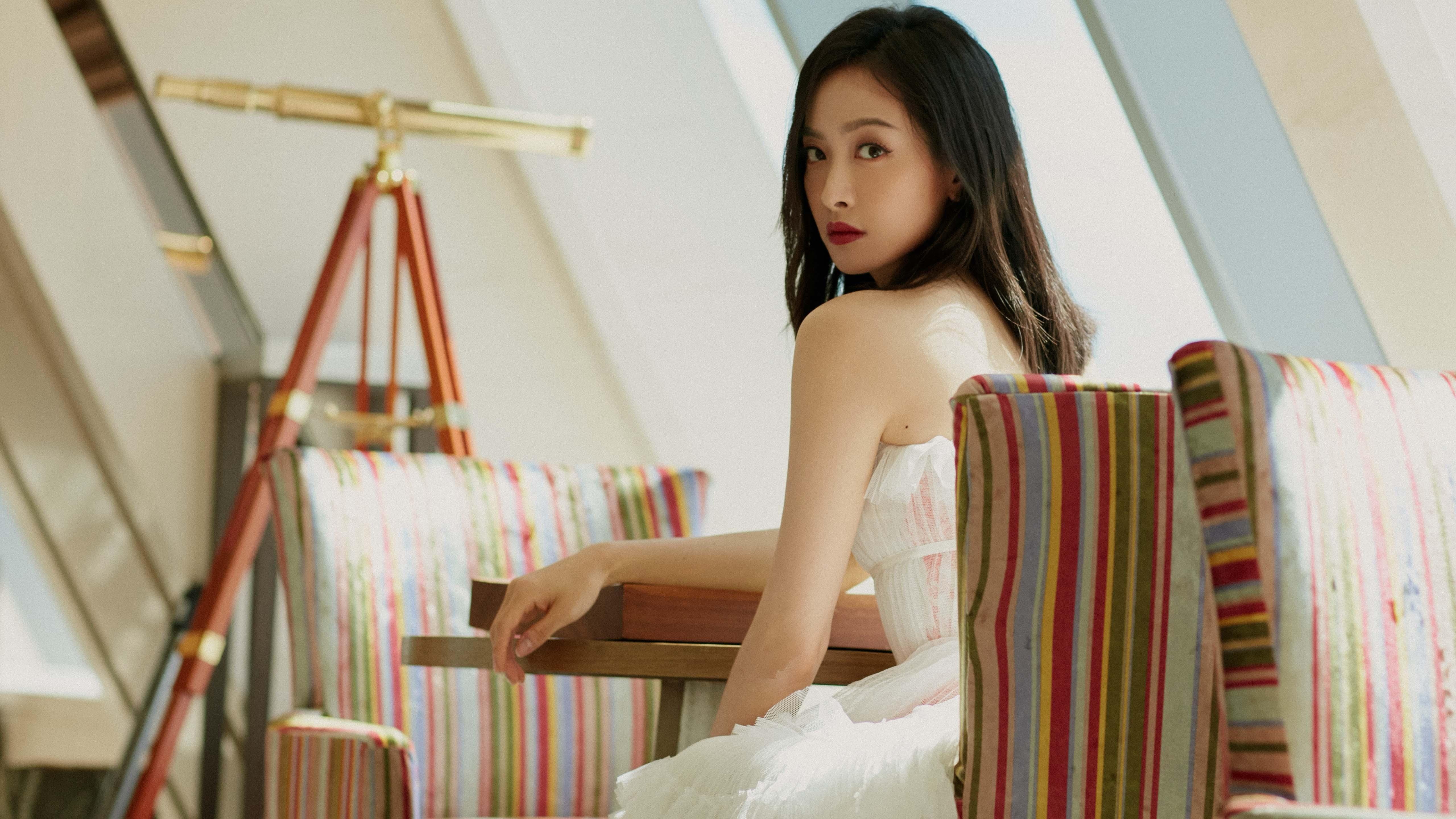 中国女篮在比赛中灵活调整进攻策略,女篮进攻战术