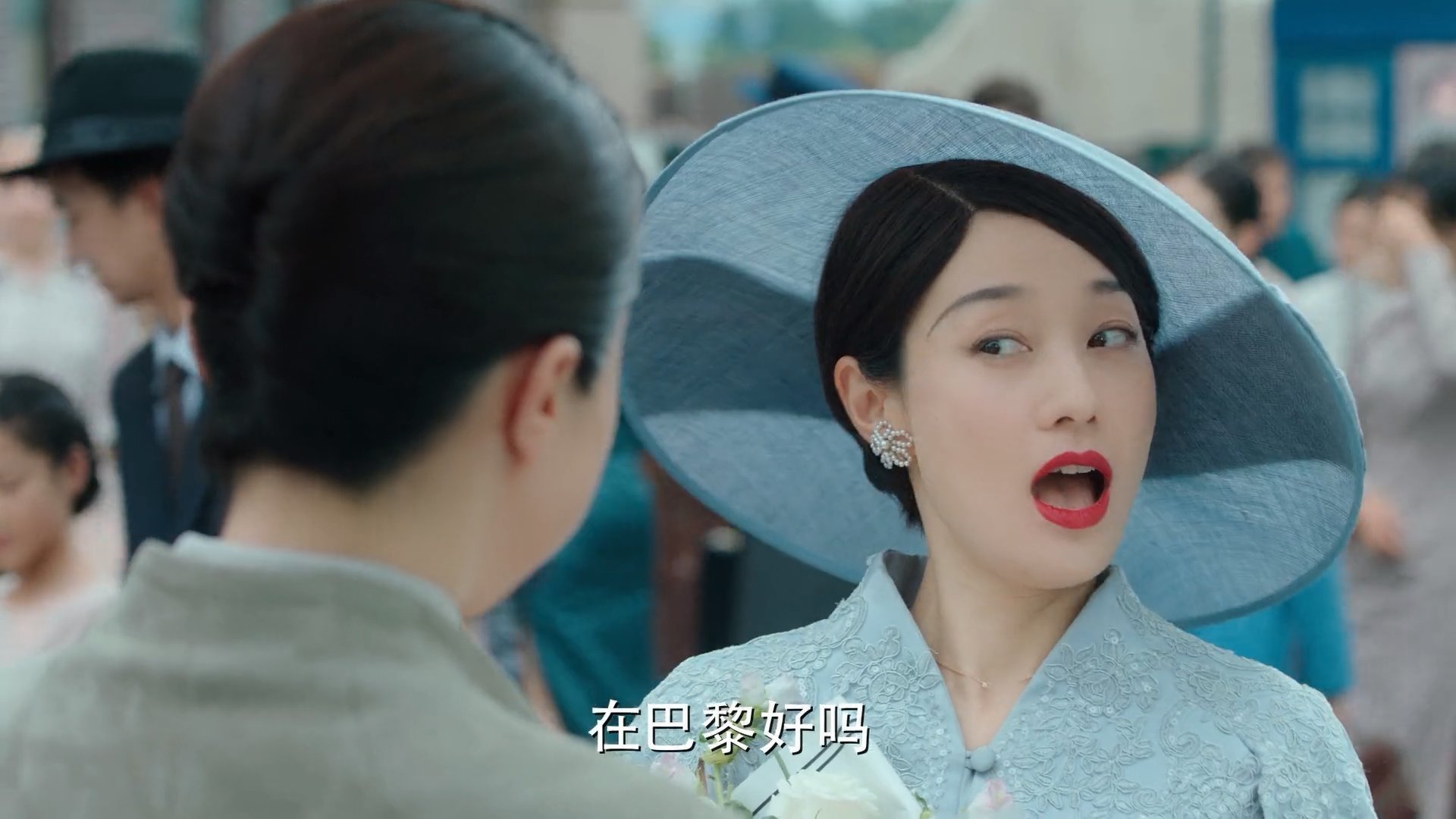 体育新闻中心发布体育记者数字工具包，体育记者连续拍下的一组照片